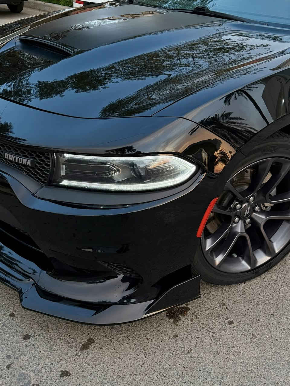 دوج جارجر ار تي دايتونا 2023  DAYTONA R/T‏
نداء الاخير 
المحرك : 5.7L V8
الحالة :  تبديل جاملغ نفس اللون 
 بدون دواخل ايرباك طاك 
العداد : 25 الاف ميل 
مواصفات : DAYTONA 1/1
فول سلايت 
اكسل قفل 3.9 SRT
لايتات زينون بلاد
رادارات جانبية
كشنات كنتارا كهرباء
كشنات ميموري خزن
شوتة رياضية بلاد مال دايتونا
كشنات تدفئة + تبريد + ستيرن هيتر
شفتات ستيرن
شاشه كبير + حساسات وكاميرا
السيارة كلها مختمة 
دايتونا
السيارة جديدة جدا واحلى من الصور واي نقص مابيها من كل النواحي وماشيه بلعراق 9000 فقط 
السياره كلشي بيها بلادي 
مكان السيارة    ((  بغداد  ))
رقم بغداد الجديد باسمي 

رقـــم الهــاتــف
***********
