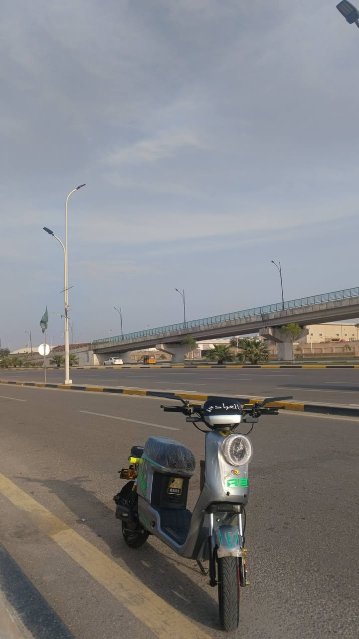 سلام عليكمR9 ونلي 2026الدراجه بحالة الوكاله ما ماشيه ما مستعمله هواي  5 باتري + شاحنتها الاصليه الدراجه عليها تعديلات من برا فقط + غراضها البلاد كلهن موجودات حتا المري موجودات الدراجه فحص وضمان ***********
