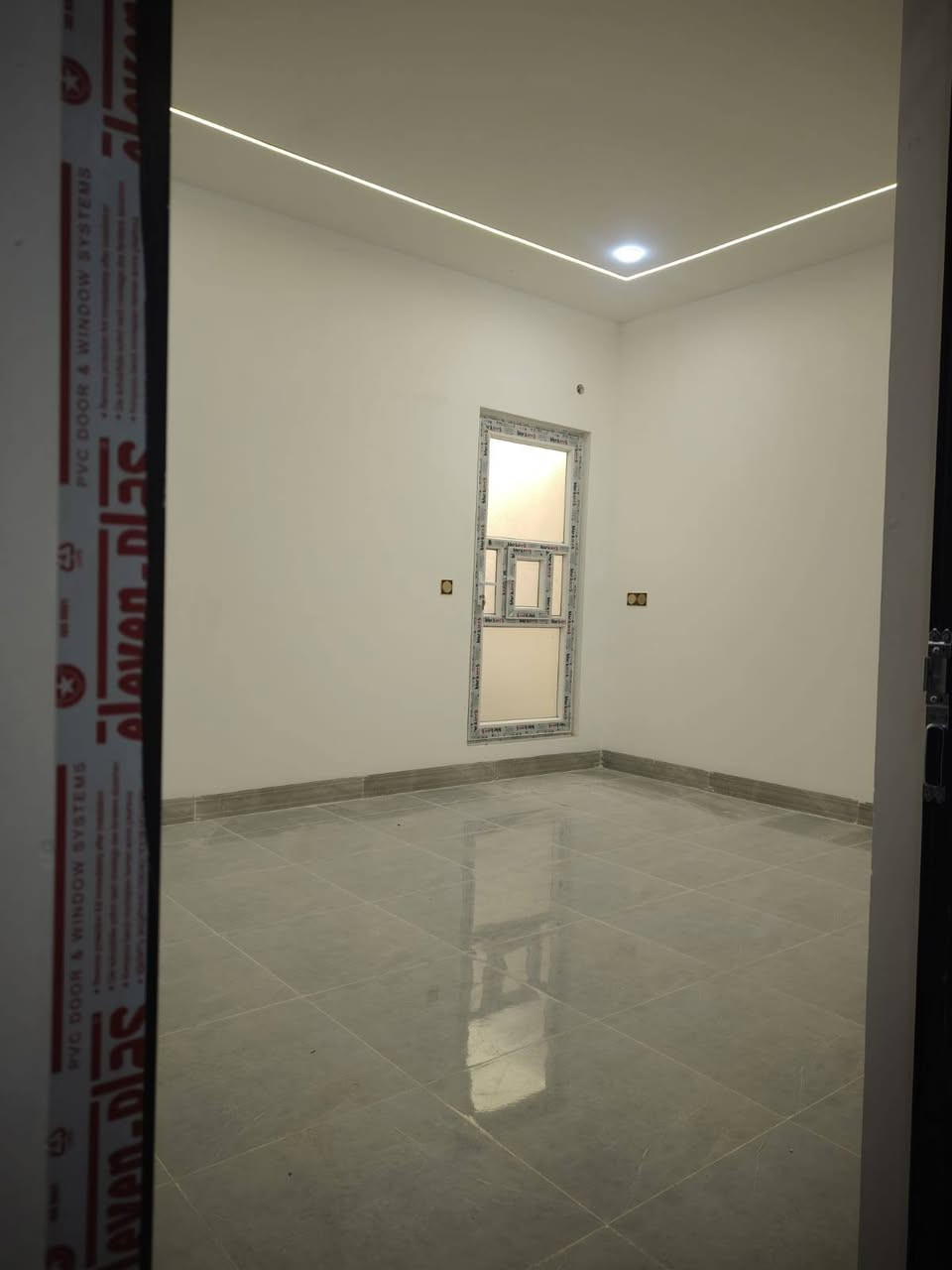 دار سكني كارت بلديه مساحه ١٥٠ متر مشمول بل تمليك حي السماح خلف المحطة المشاعل قرب جامع 🕌 فاطمة الزهراء يحتوي على غرفتين نوم وهول واستقبال ومطبخ وصحيات وكراج وبيتونه كبيره تسليم البيت فوري البيت زيرو خلف البيت سايدين ٦٠ خدمات كامله ماء كهرباء تبليط مدارس مستوصف كلشي متوفر يمك السعر 78وبي مجال
***********
***********
