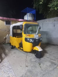 تكتك ٢٢ شهر ٨ مكفوله كفاله السعر 9700وبيهة مجال 07780216465 مكاني تاجي...