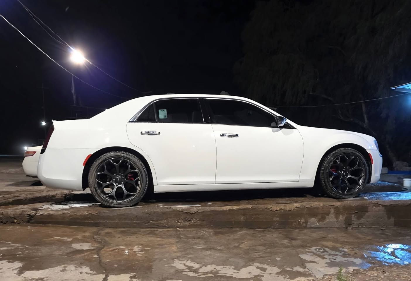 اوباما 2011 للبيع السيارة جاهزة بيها قطعتين الجاملوغ بارد شبر والجاملوغ الخلفي شخط بالكارت 175 وبيها مجال بسيط


**إذا كنت صاحب هذا الإعلان وتريد حذفه لأي سبب، رجاءا أرسل رسالة إلى الدعم الفني**