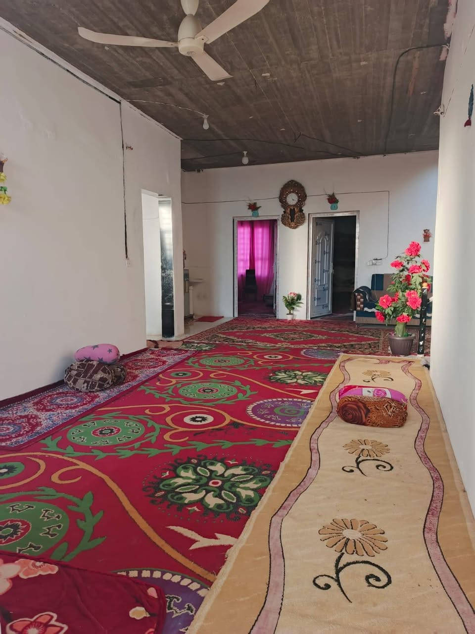 دار للبيع طابو زراعي سند 25 بسمي مساحه 400م كنعان البدعه قرب مدرسة النورين الجديده قرب الحولي الخدمات كامله ماء كهرباء تبليط السعر 85 قابل للمراوس دار ارض دونم الاتصال على الرقم ***********
