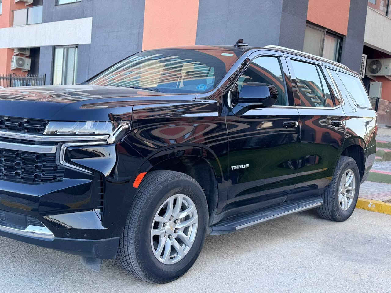 تاهو 2023 LS
مغلفه PPF بالكامل حتى الداخل من اول ما طلعت من الوكالة
ماشيه 42 الف كيلو متر
رقم بغداد كلش حلو تحويل مباشر 
 كفالة عامة من كلشي
السيارة احلى من الصور 
سعرها 48500# يعني 4 شدات و85 ورقة وبيها مجال حك الجية 
مكان السيارة بغداد السيدية 
***********
***********
