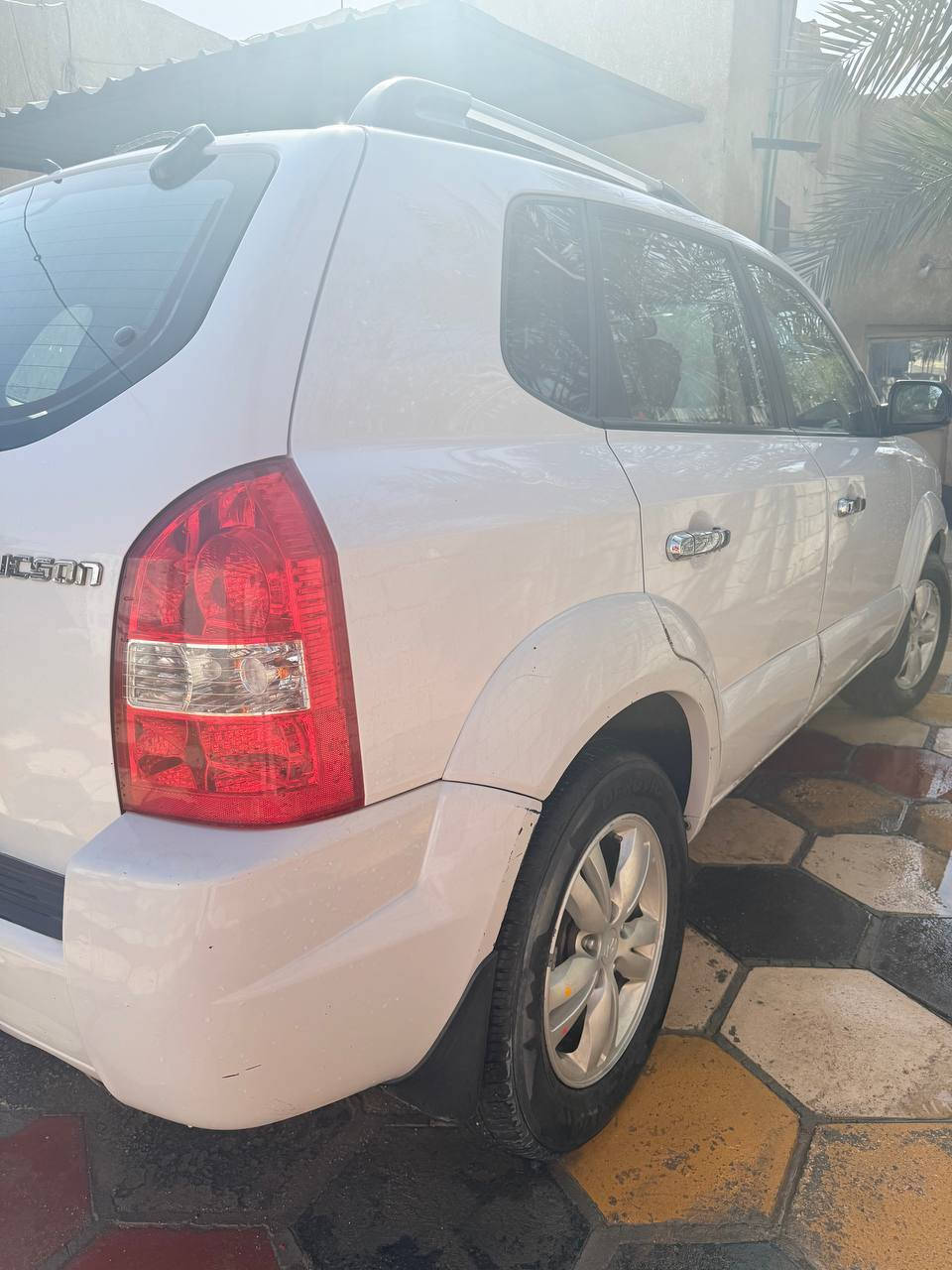 سلام عليكم توكسان موديل 10 بغداد الدولي الجديد سنويه باسمي  شرط المداور مكفوله من الضربه التبديل  والصبغ خليجي مكينه كير حداديه جديده تخم تأيز سياره جاهزه تبريد ثلج ماشيه  ميه وشويه كيلو متر مكاني بابل السعر 132 وبيها مجال ***********
