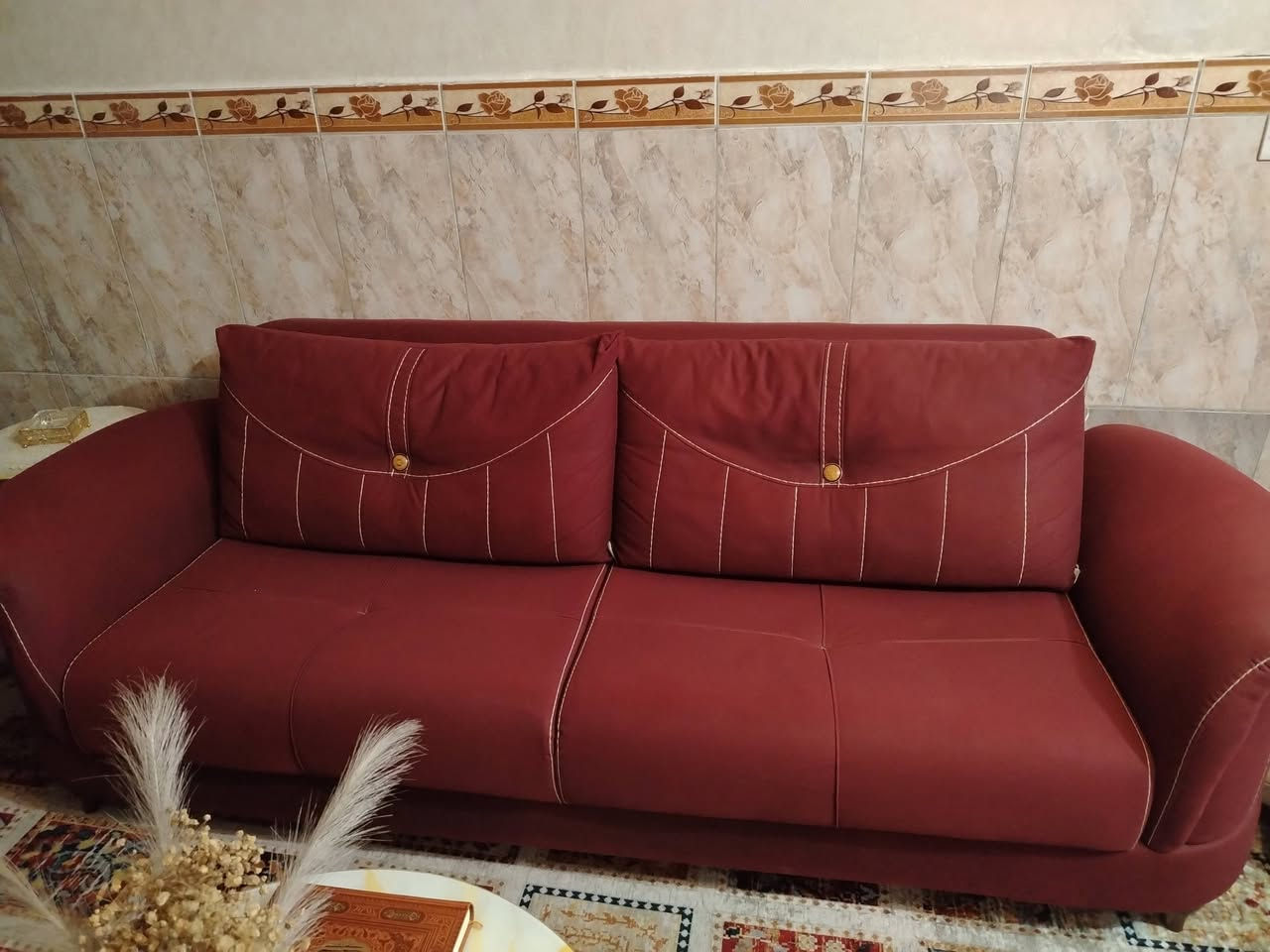 السلام عليكم اغراض  للبيع تخم تركي نظيف قنفتين كبار + 2 قنفه ام نفر + قنفه ام نفرين السعر 600 وبي مجال + طبلات عدد 3 السعر 150+ ميز بلازما  السعر 125 العنوان بغداد حي العامل قرب داىره الكهرباء  الرقم ***********
