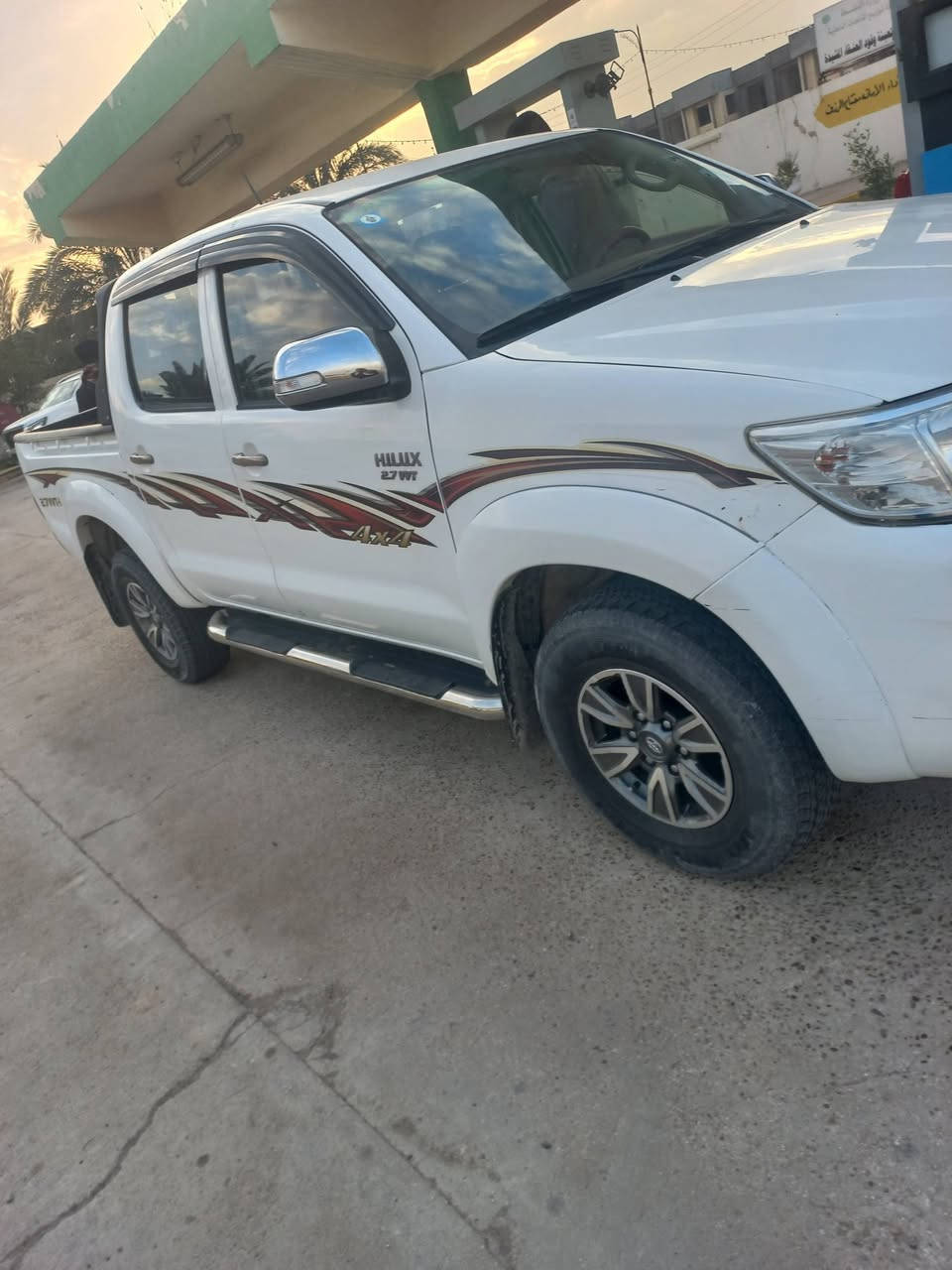 السلام عليكم ورحمة الله فور ويول موديل 14 سياره جاهره محرك جديد كير اكسن كشر تايرات رقم بغداد دولي السعر 210بيه مجال السونار موجوده  مكان بغداد سريع الرضونيه 0786388066كورك***********
