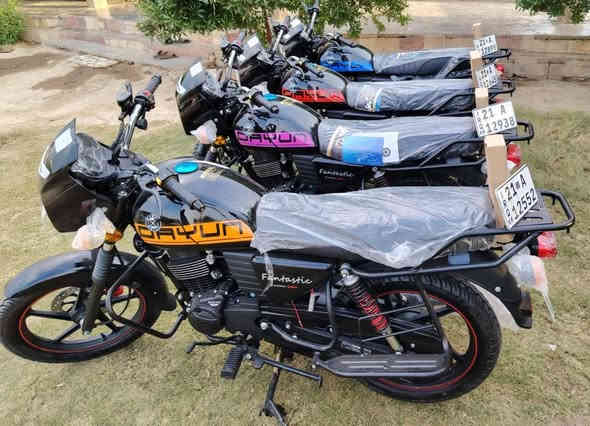 دايوانات للبيع موديل 2025رقم سليمانيه تحويل ثاني يوم سعر 2300وبي مجال سعار تفليش مكاني ديالى الخالص توصيل موجود بغداد صلاح الدين ديالى شراي يتصل رقم ***********باقي تفاصيل وتساب اخوان مو شراي يرفع منشور بكلمه طيبه تحياتي للجميع
