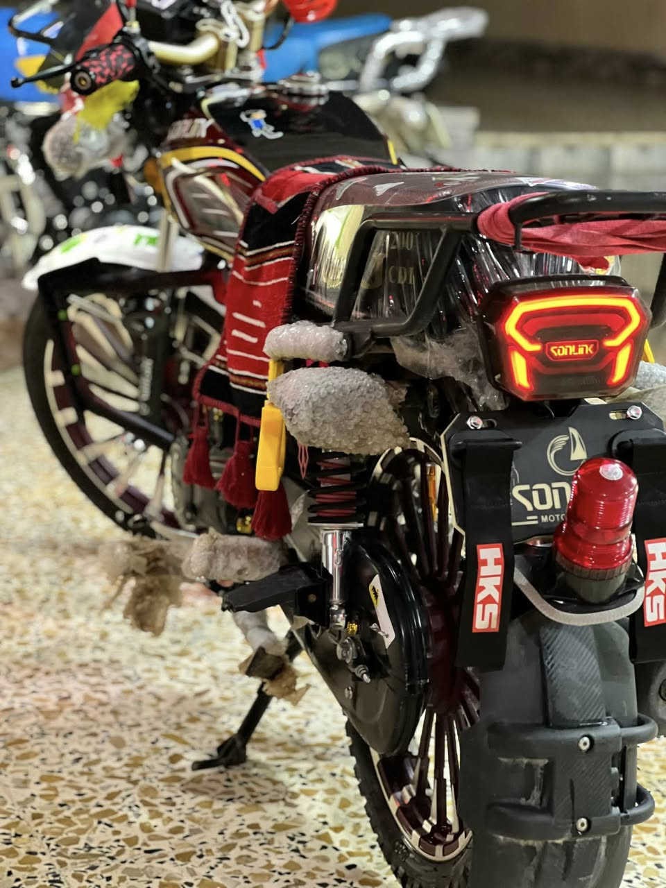 سولنك محرك ٢٠٠جاكوج فول كماليات
بصمات أوراق سويجات 
مكاني القائم حصيبه 
مراوس وبيع


**إذا كنت صاحب هذا الإعلان وتريد حذفه لأي سبب، رجاءا أرسل رسالة إلى الدعم الفني**