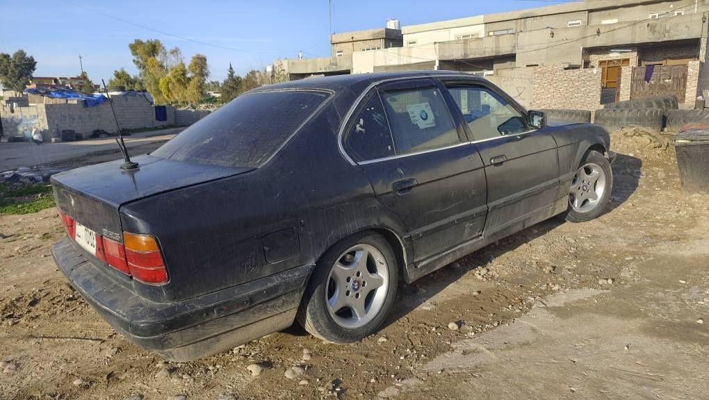 فرۆشتن و گۆڕینەوە 
بیئێم مۆدێل 91 
مەکینە 520ی کەپس و گێڕ عادی 
ئاڕم پلاستیکە ئاڕمەکەی بزربووە
استنساخی لەگەڵە و ئەوەلیاتی بەشەرت
تایەو ویلی خاوێنە 
وەرگەڕاو نیە لێدرانی قورسی نیە 
موشتەری تێل بکە یان نامە بنێرە 
سەیارە لە هەولێرە 
*********** أربيل, العراق
