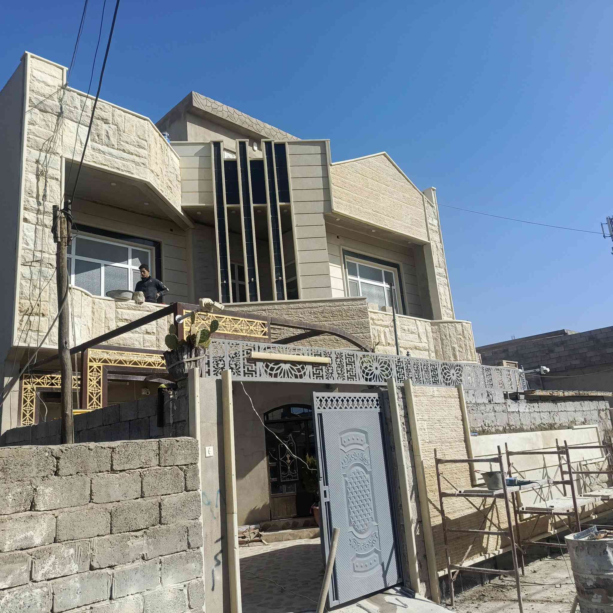 السلام عليكم اني مقاول ابني الهيكل 100متر طابق واحد ب10مليون طابقين هيكل 100متر ب19مليون 150متىر هيكل طابق واحد ب15مليون طابقين هيكل 150متر ب28مليون نستقبل كل المساحات والترميم اي ستفسار مراجعة المكتب أو الاتصال علا الارقام التاليه *********** أو *********** أو واتساب
