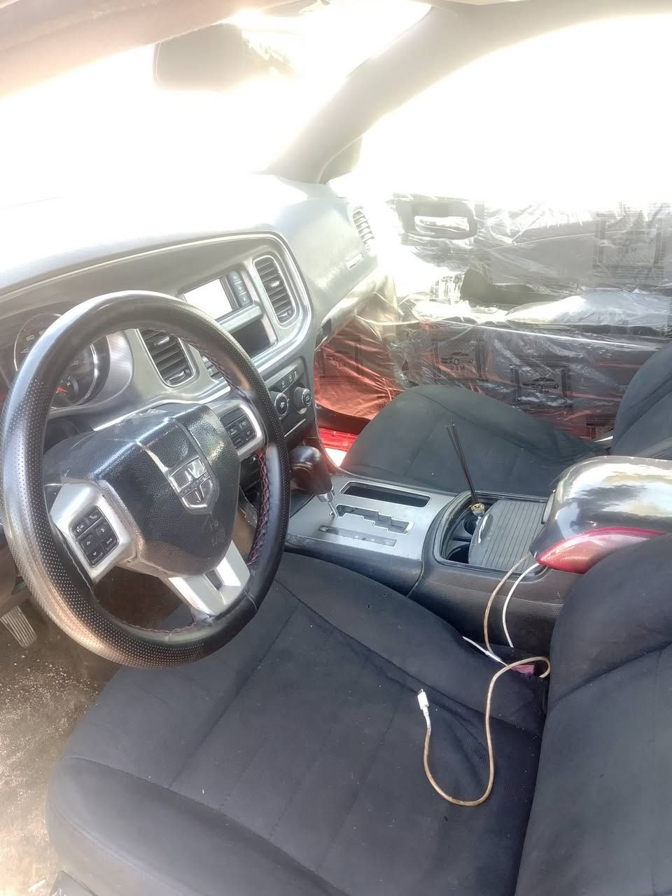 السلام عليكم جارجر مديل 11 مكينه جديده هسه شادهه كير حداديه تخم تاير كله جديد رقم بصره نكليزي سياره جاهزه السعر 100 وبيه مجال قليل *********** مكان السياره ميسان
