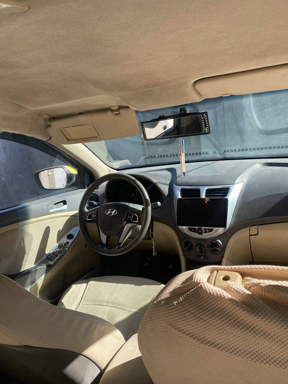 للبيع اكسنت خليجي  2013مكينه 1600 كير عادي سياره ماعايزه شي تبريد مكينه كير مكفول  السياره مكفوله كفاله عامه بيها دحجات بسيطه تحويل مباشر مكان السياره الديوانيه دغاره 
الاستفسار ***********
