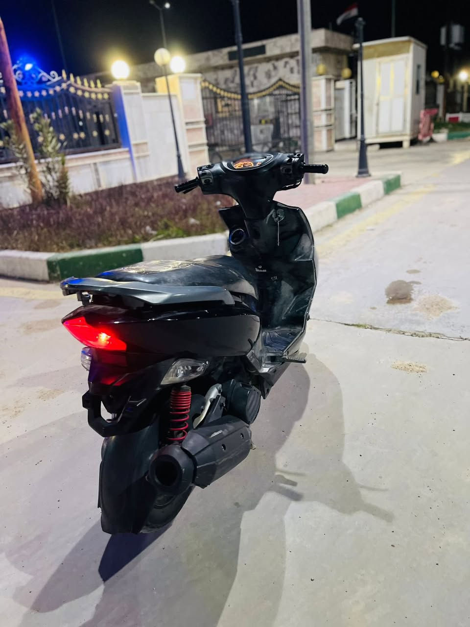 سلام عليكم شباب دراجه للبيع جيتيار دراجه مامفتوحه والمبدل بيه شي ماعده كفرات  جماليه كفرات بلاديه موجوده  لون ابيض استفسار على  هذه رقم سعر خاص***********
