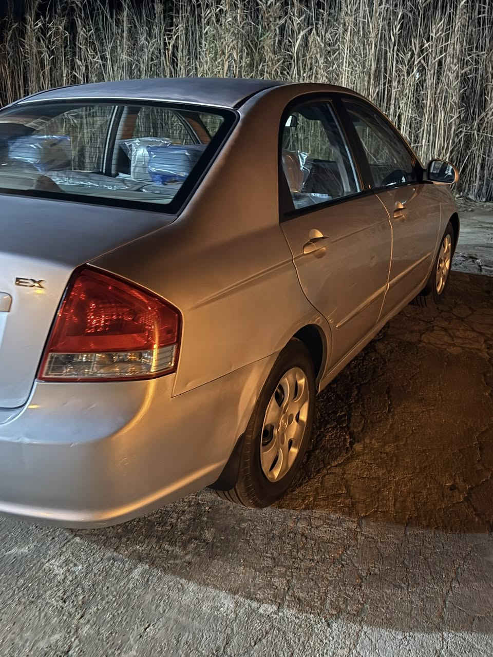 السلام عليكم 
للبيع كيا سبكترا 2009 بيها صبغ شبر بالبنيد وشويه بالجاملغ والباقي كفاله ماشيه 170حقيقي مكينه كير تخم تاير حداديه تبريد تدفئه  كفاله سياره جديده مكاني كربلاء الحسينيه سعرها 100 شده وبيها مجال قليل ***********
