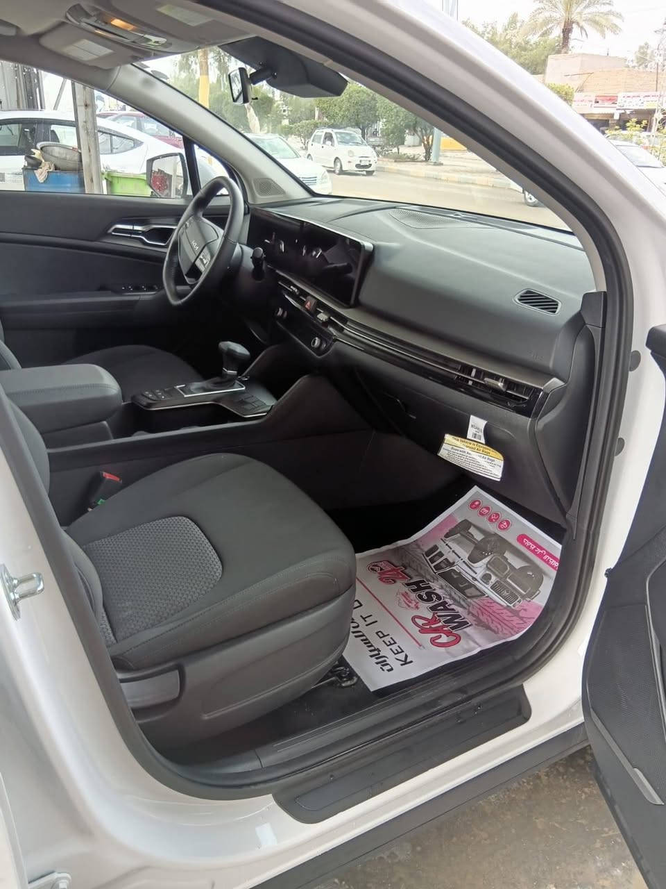 سلام عليكم لبيع كيا سبورتج 2026 زيرو ماشي ٦٠٠كيلو  شكل الجديد منفيس بسمي بدون يرباك بدون حادث فقط جوملغ شالعي وراجع مواصفات لدات امامي وخلفي اربع عدسات لايت توقف ذاتي بصمه تشغيل بعد سايد بريك بصمه تبريد خلفي لدات خلفي ورادرات وبيهه بعد مواصفات السعر215وبيهه مجال ***********بي وتساب.  ***********
