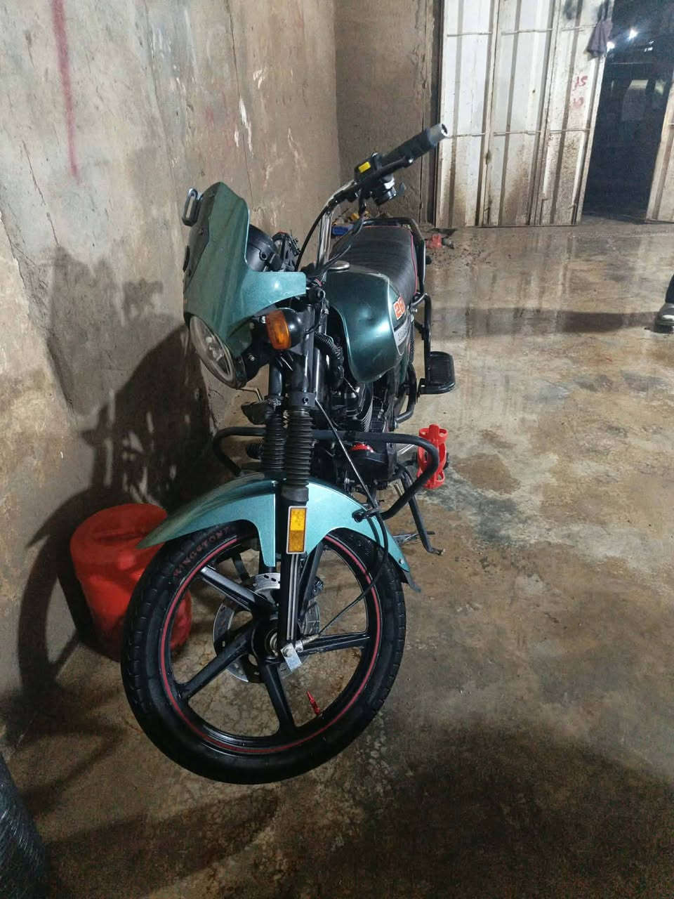 سلام عليكم دراجه دايوان موديل 23 مرقم بغداد رقم انكليزي تحويل مباشر المكان بغداد  بسمايه السعر 2300وبيه  مجال قليل اتصال ***********اتصل وبيك خير ودلل
