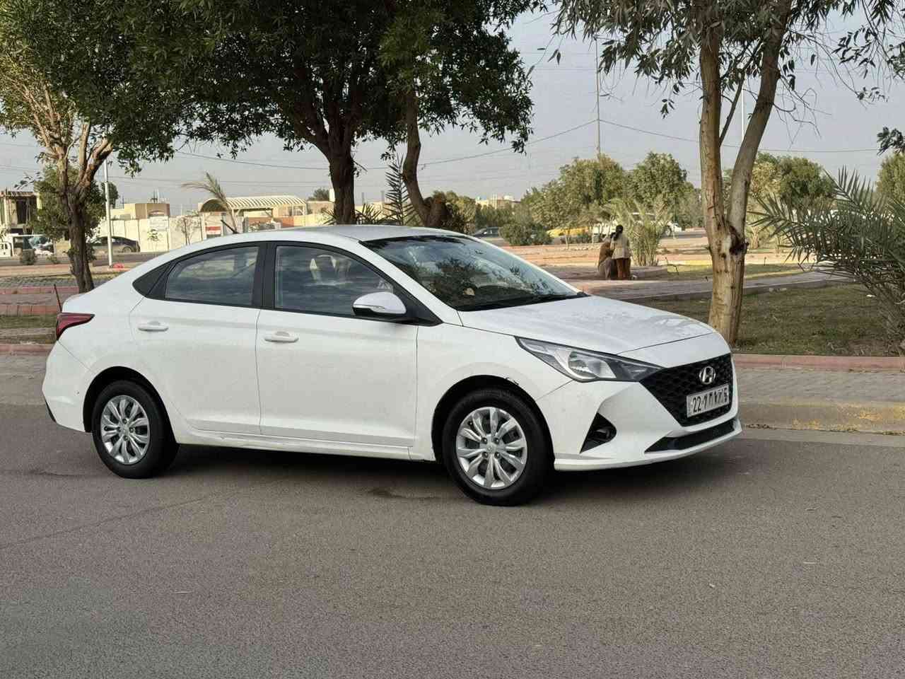 السلام عليكم للبيع اكسنت موديل 2021 خليجي
مكينة 1.600 دوش المرغوب 
***********
كير مكينة مكفولات السيارة جديدة صدر امامي خلفي جديد  مانقصها شي السيارة 
رقم اربيل الجديد تحويل ثاني 
راديو Aux USB بلوتوث
جام كهرباء 
اشاير بالمري 
وبعد مواصفات السيارة معروفة 
السيارة بيها نص بنيد صبغ وجاملغ جهة السكن 
او وجه الصندوك يعني قطعتين ونص  
بدون دواخل بدون ايرباك 
السعر 118 وبيها مجال بسيط 
مكان السيارة بغداد
