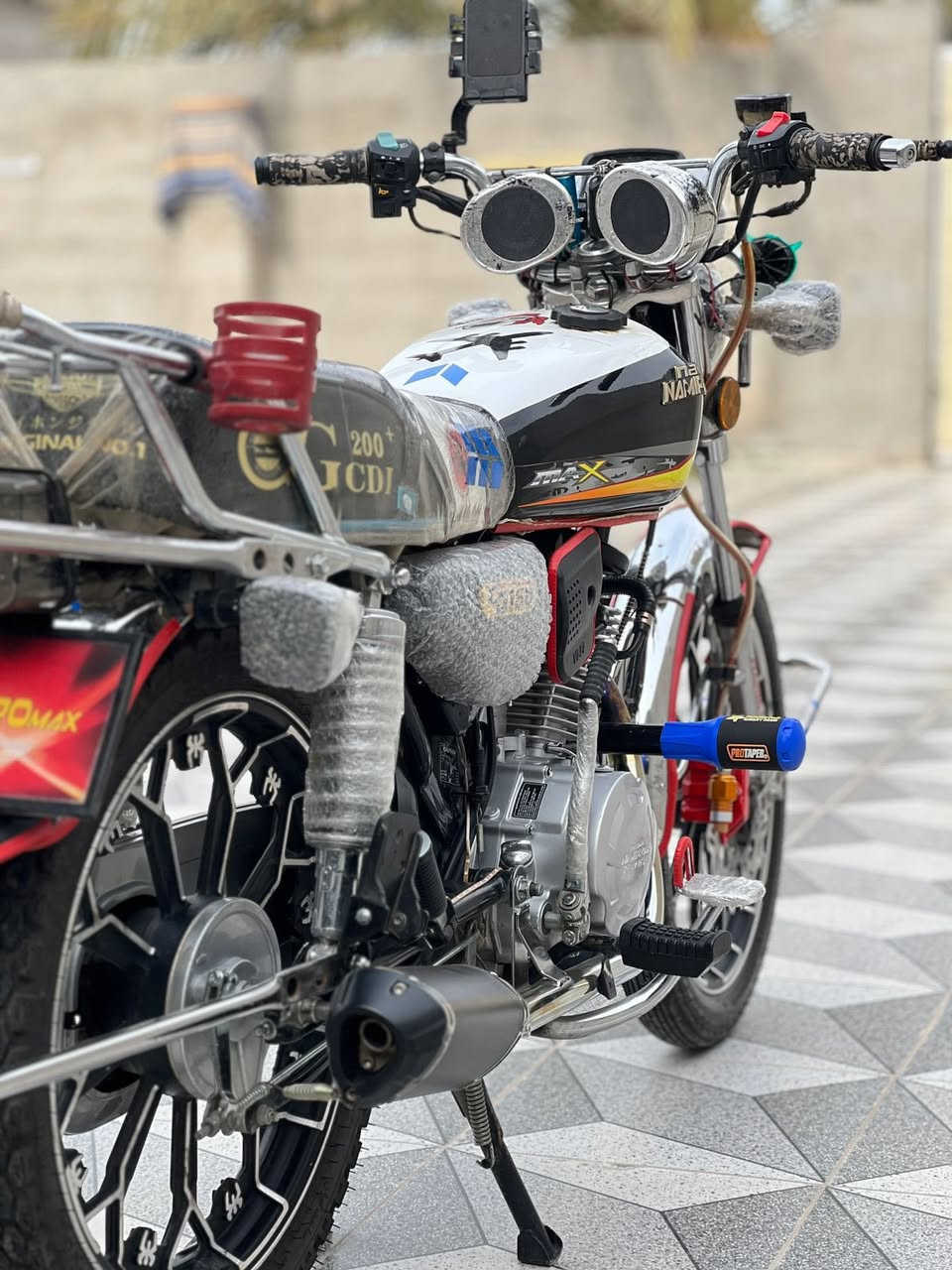 السلام عليكم
للبيع دراجه نامه برو ماكس موديل 2024 شكل 25 مفوله من كلشي ما بيه أي نقص بيه اوراق مكفوله محرك وشاصي وسرقه تشغيل نكره سلف خمسه كير صلنصه كاتم وجعره ومضخم دراجه متعوب عليه مال جناي دراجه خير من الله 
السعر خاص او ع الرقم بيه وتساب *********** مكاني صلاح الدين قضاء بلد
