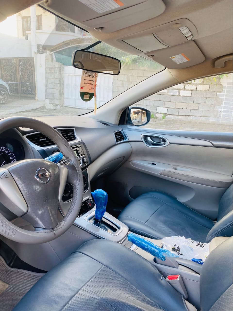 سلام عليكم للبيع سياره نيسان سنترا خليجي موديل 2019 كير محرك شرط  سياره بي دفتر بنيزين كلين بدون ضربه سنويه جديد لحد 2030 مكان كركوك 
رقم الهاتف :***********
السعر :128بي مجال بسيط كركوك, العراق
