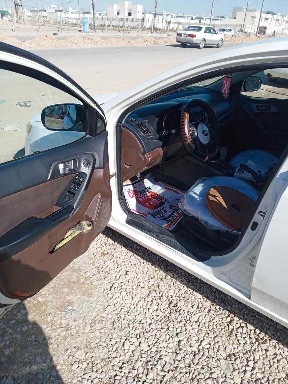 كيه سيراتو موديل 2010 بيه بنيد امبدل هذني الطخات السعر 88 بيه مجال ***********
