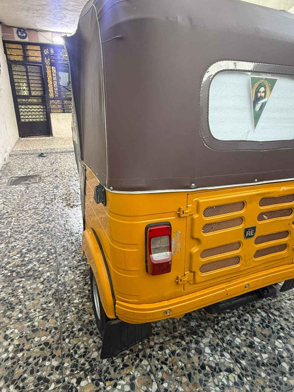 لسلام عليكم تكتك للبيع مديل 2020شهر 🔟 اوراق كاملات المصطفى كشره مكفول مكينه بجيس السعر 4800 العنوان الكماليه شارع المصرف بلاش🩷***********
