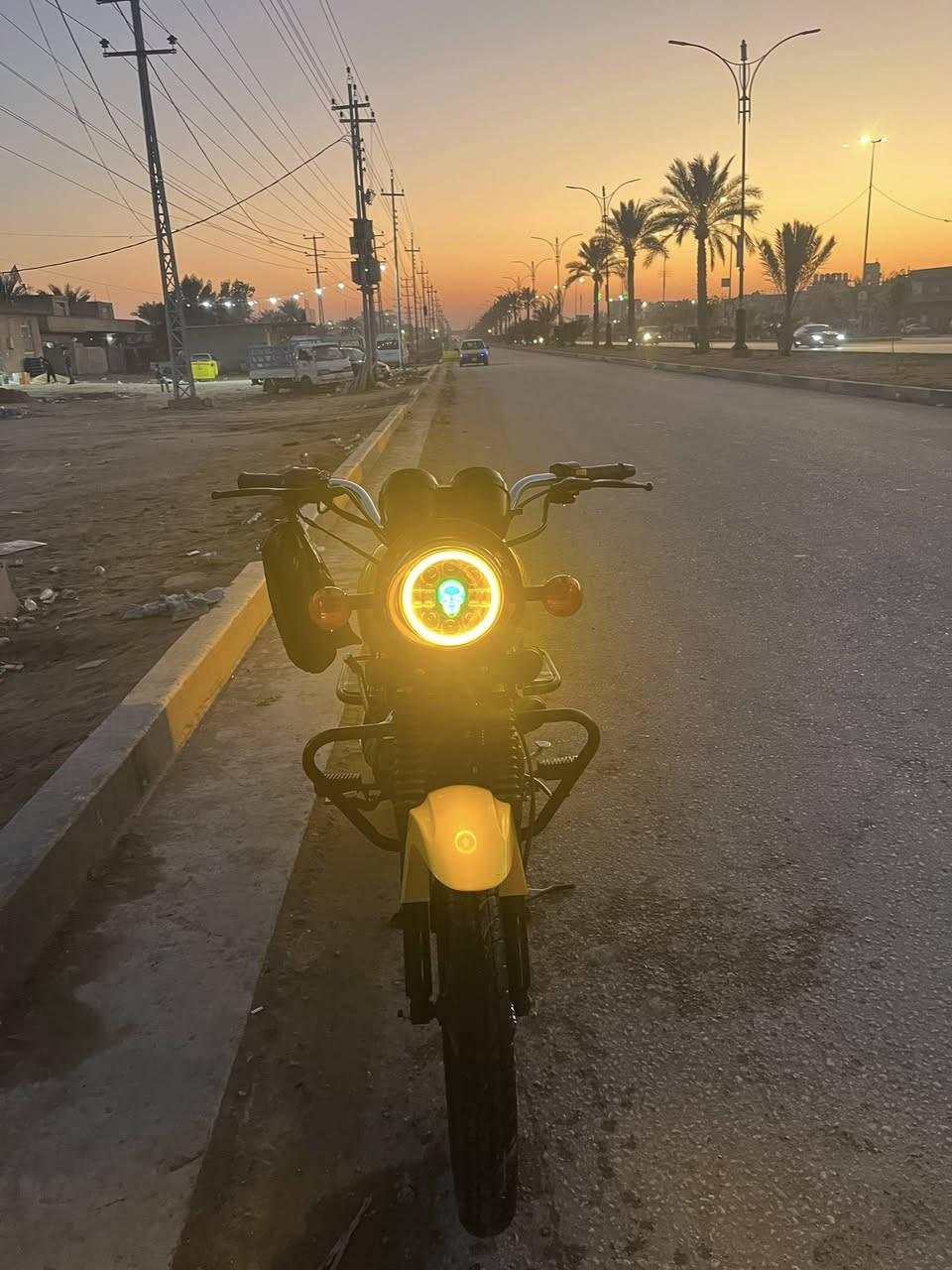 السلام عليكم دراجه دايون البيع أوراق اصولي الدراجه موديل 19طالعه بل20 مكاني كربلا قرب جامعة وارث سعره مليون 100وبيه مجال حك الجيه ***********
