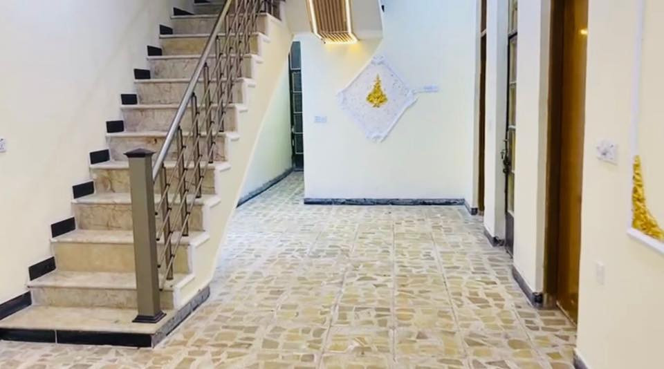 سلام عليكم دار للبيع مساحه 350 بنا حديث السعر مناسب مستعجل علبيع عنوان بغداد البعيثه
***********
