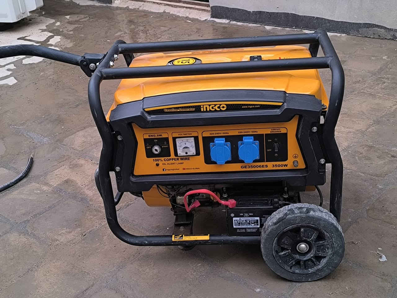السلام عليكم ورحمة الله
مولدة انجيكو 3.5KW 

14 امبير

مشتريها قبل ثلاث سنوات استعملتها مرتين وراها حولت عالطاقة الشمسية فتركتها 3 سنوات

كلشي مملعوب بيها على وضع الشركة 
مكاني بالحلة
للاستفسار ***********
