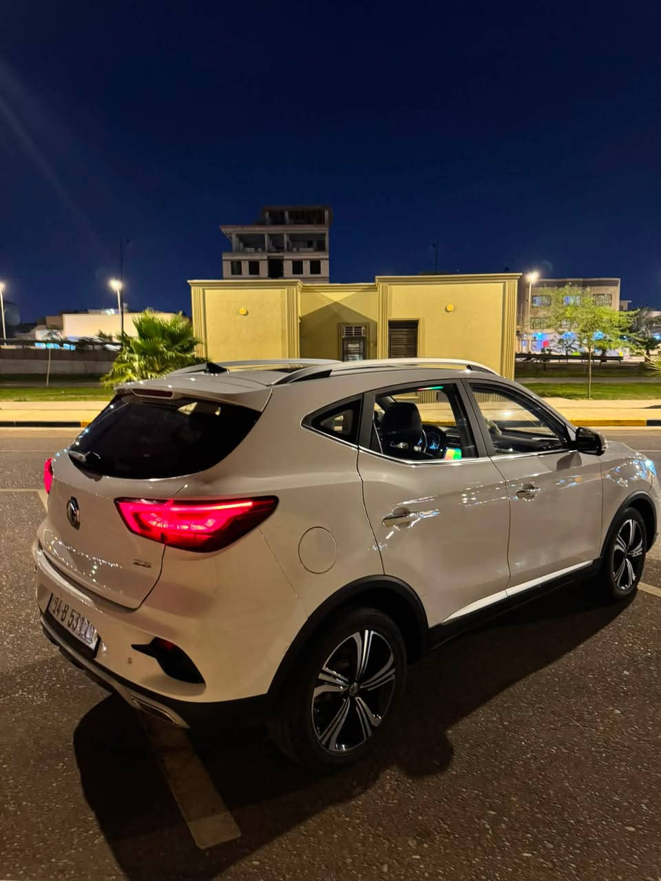 2023. Mg Zs
فئة الفول مواصفات 
ماشية 27000 بعدها بالضمان مرقمة بصرة
كاميرات 360 درجة
بانوراما
تدفئة بالكشنات
اشارات بالمري
مرايات كهرباىي
حساسات خلفية
مثبت سرعة
كشن كهربائي
دواخلها لون ابيض 
شاشتها جبيرة بيها ابل كار بلي
الويل المنميوم يجي بس بالفول
الدات الامامية والخلفية LED 
كشاف امامي ويا الستيرن
نظام اوتو هولد
تبريد قطعتين مداخل شحن خلفية
البيها بارد بالبيبان جهة السكن من جوا ومدكر السايق على حالة
السيارة نظيفة كلش 
سعرها 130$ وبيها مجال 
***********
