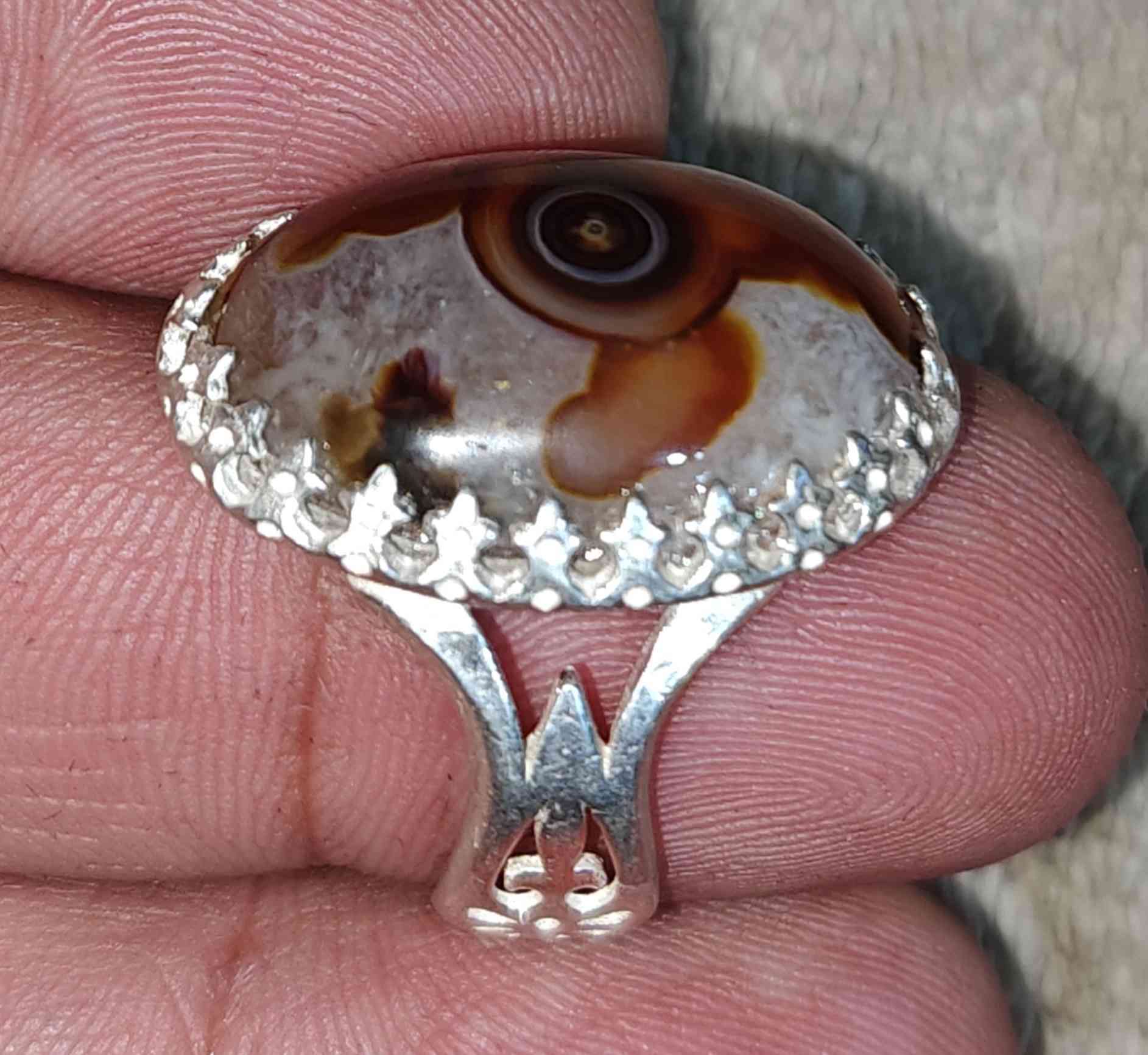 3 محابس سليماني سعر واحد 45 الف يوجد توصيل كافة المحافظات عنواني بغداد واي استفسار  مراسلتي على رقم الواستاب ***********
