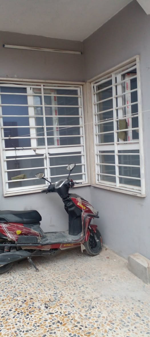 #للأيجار طابق ارضي
الموقع : حي الصديق الثانية
المساحة : 100 متر
التفاصيل : كراج صالة مطبخ صحيات وغرفتين
للاستفسار
***********
***********نستقبل طلباتكم العقارية بيع شراء ايجار
