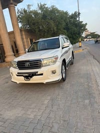 لاندكروز • ٨ سلندر • ٢٠١٣