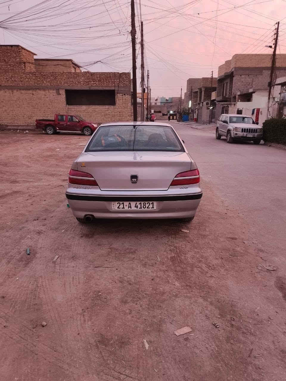 سياره بيجو موديل 2002 مصبوغه عام جمالي سياره رقمها سليمانيه باسمي  العنوان بغداد ***********
