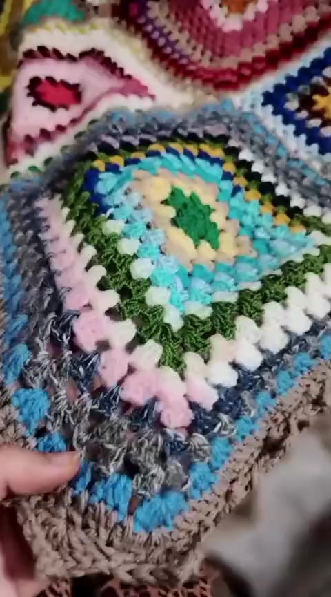 فرشه شغل ايدي للبيع الطول مترين و90 سم والعرض مترين و70 سم مع وجهين مخده  طبعا الصوره ضالمتهه لان قريوله زغيره


**إذا كنت صاحب هذا الإعلان وتريد حذفه لأي سبب، رجاءا أرسل رسالة إلى الدعم الفني**