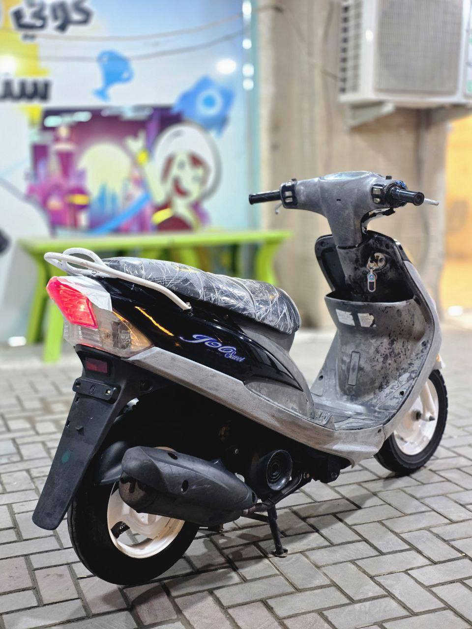 سلام عليكم شباب دراجه حاويه مامفتوح برغي بيها الشراي يتصل ***********
