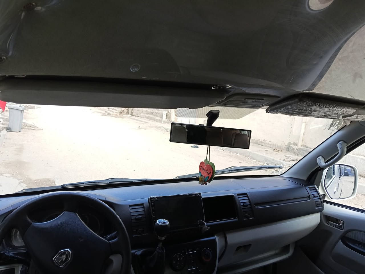 للبيع
جنبي H2
موديل 2020 سياره بسمي نضيفه بيها طخه بجانب السايق  للاستفسار ***********
