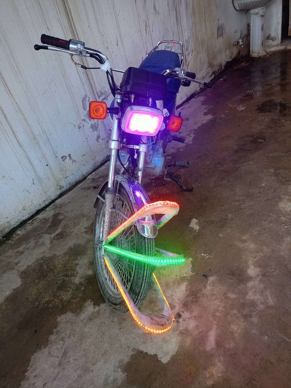 السلام عليكم ماطر تايجر للبيع موديل 2020 محرك معمر شرط بس محرك معمر سعر الماطور 425 وبي مجال هذا رقمي ***********
