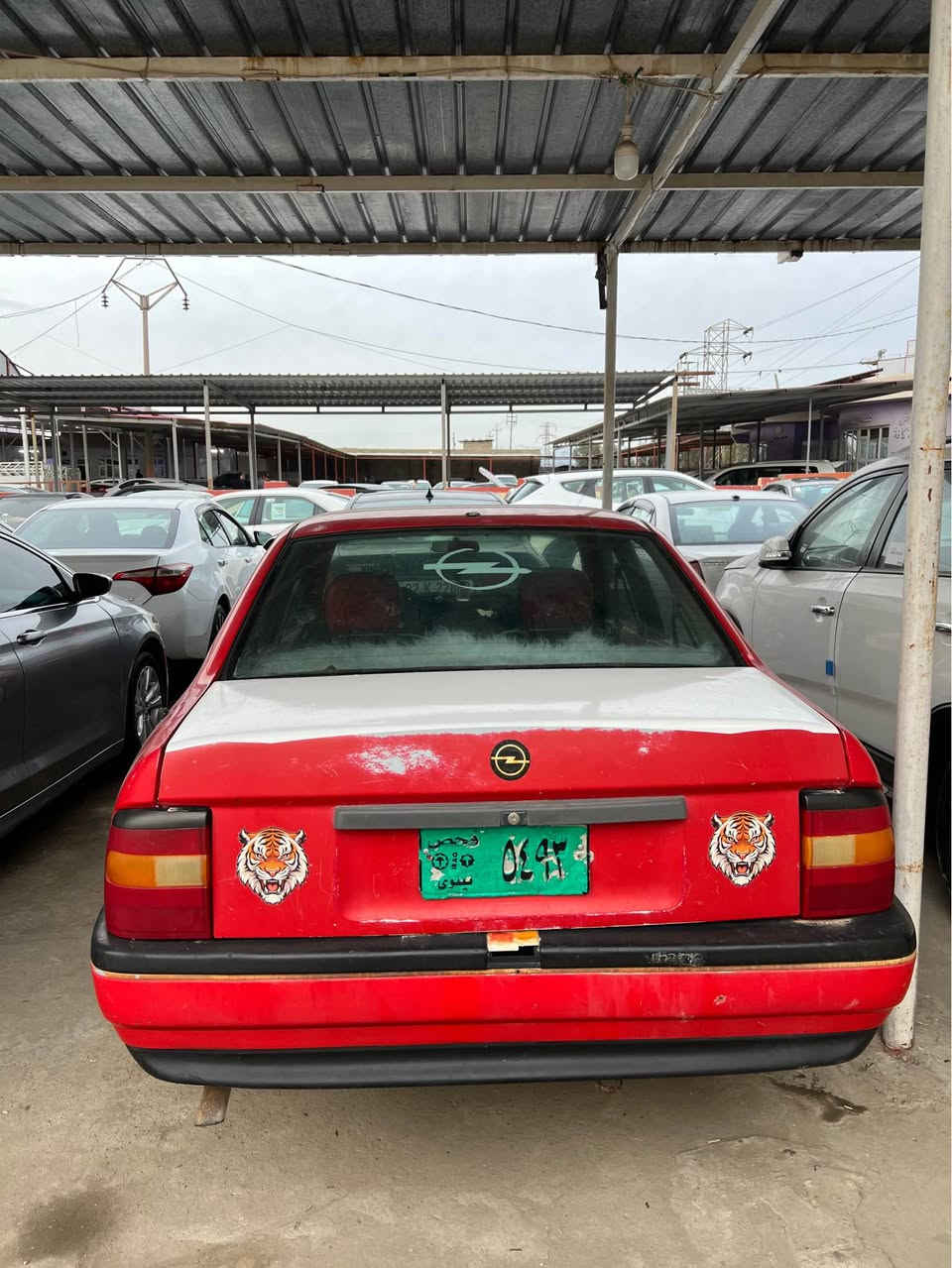 للبيع اوبل فيكترا موديل 1992 تحويل ووكالة شرط جمالي بخ سيارة كير محرك شرط سعرها 32 مجال بصيط عنوان شيخان تواصل كورك واتساب *********** دهوك, العراق
