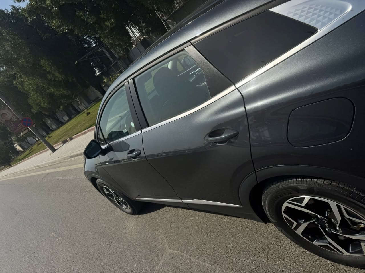 السلام عليكم سبورتج امريكي موديل ٢٠٢٤ مواصفات عاديه محرك ٢٥٠٠ كشنات مخمل كامره  دواره شاشه كبيره عدادات ديجيتال هندبريك دگمه مانع انزلاق ونزول منحدرات وبقية المواصفات
بيها بنيد صبغ فقط بدون ايرباگ وبدون دواخل
السعر ١٨٥ وبيها مجال مكان السياره بغداد السيديه
رقم اربيل الجديد وهزه بعدها مامنتهيه 
للاتصال *********** او *********** واتساب او ماسنجر خاص
