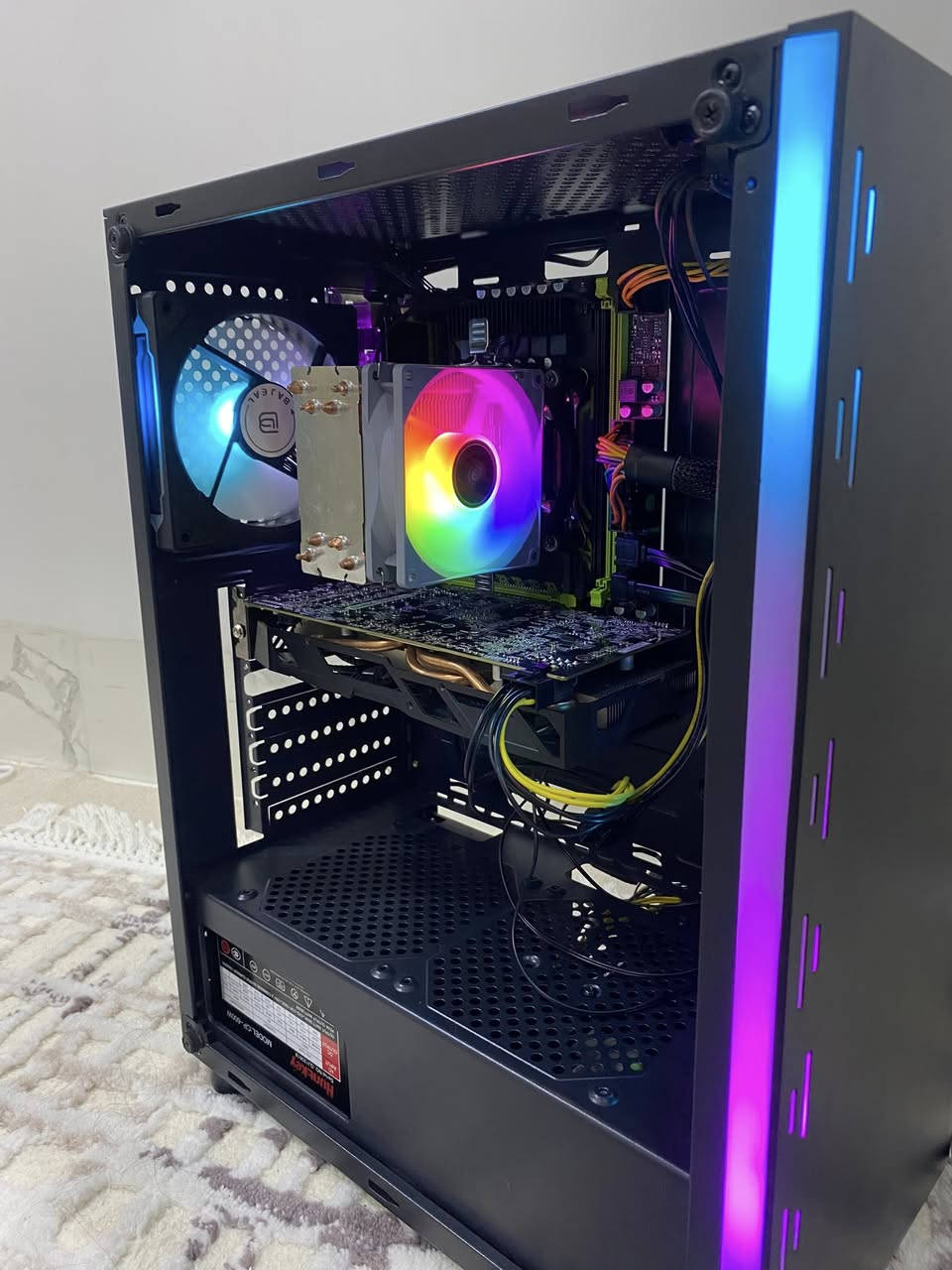 تجميعة كاملة ب ٣٦٥ ألف
Rx 580 8gb (gigabyte ) مو صيني 
Xeon 2667 v4 (3.2ghz) 🔥 المعالج النادر 
Ram 1* 16 gb ddr 4 
Ssd sata 128+ hdd 512 gb 
Power supply 600 wat 
Case 3 fan rgb 
متوفر توصيل


**إذا كنت صاحب هذا الإعلان وتريد حذفه لأي سبب، رجاءا أرسل رسالة إلى الدعم الفني**