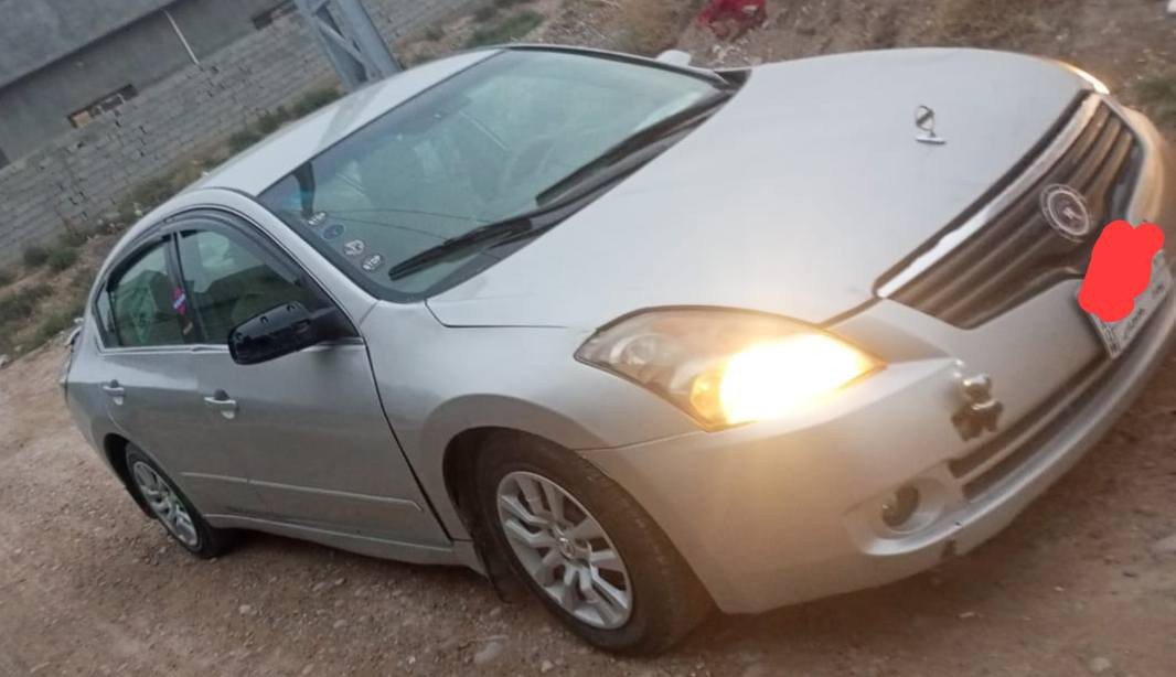 السلام وعليكم ورحمة الله وبركاته سياره للبيع او مراوس نيسان التيما رقم بغداد الماني موديل 2008 مصبوغه عام ضررهه جاملغ امامي اليمين كير ومحرك كامري ابو الكف جديد السعر 60 وبيها مجال واي استفسار خاص او اتصل عل الرقم ***********
