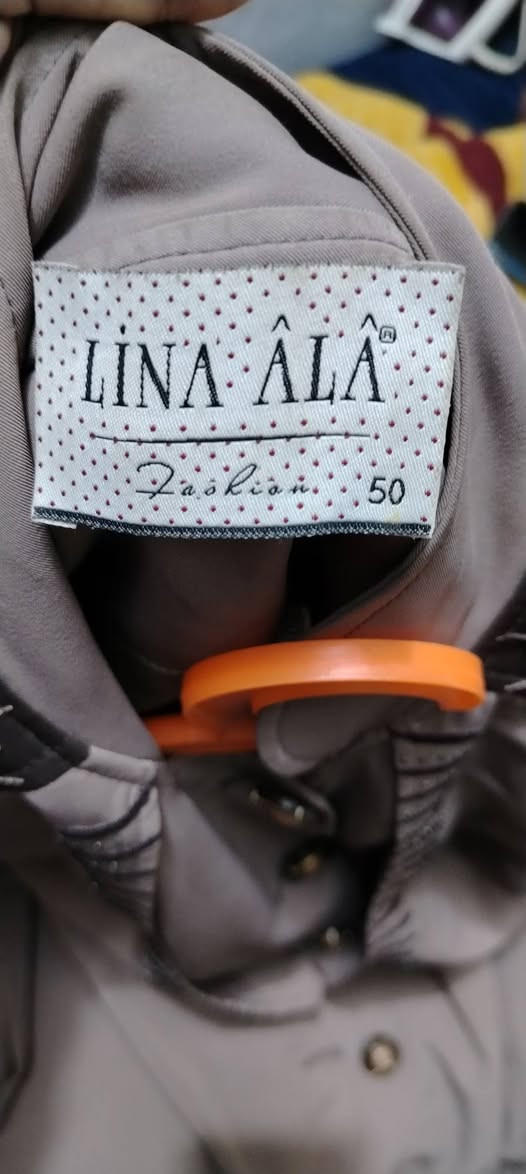 جبه صايه جديده البسته مره واحده 
قياسه 50 والله شتريده 65 ريد بيعه 35 وبيه مجال مكان بغداد حي البتول


**إذا كنت صاحب هذا الإعلان وتريد حذفه لأي سبب، رجاءا أرسل رسالة إلى الدعم الفني**