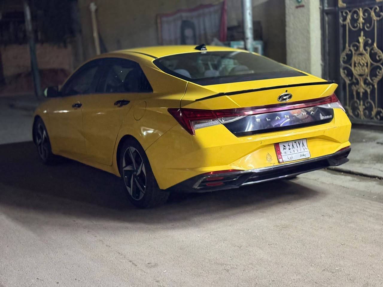 سلام عليكم سياره لبيع النتر مديل ٢٢ رقم بغداد بسمي كير اومكنينه كفله تخم تاير جديد مكان سياره بغداد السعر ١٥٠ بيه مجال شي قيل  سياره مكفول كفله عامه من تبديل الشاصي او لغد كفله بيه صباغ شي قيل  كشن جلد فوال سياره اوحد على وحد رقم هاتف ***********
