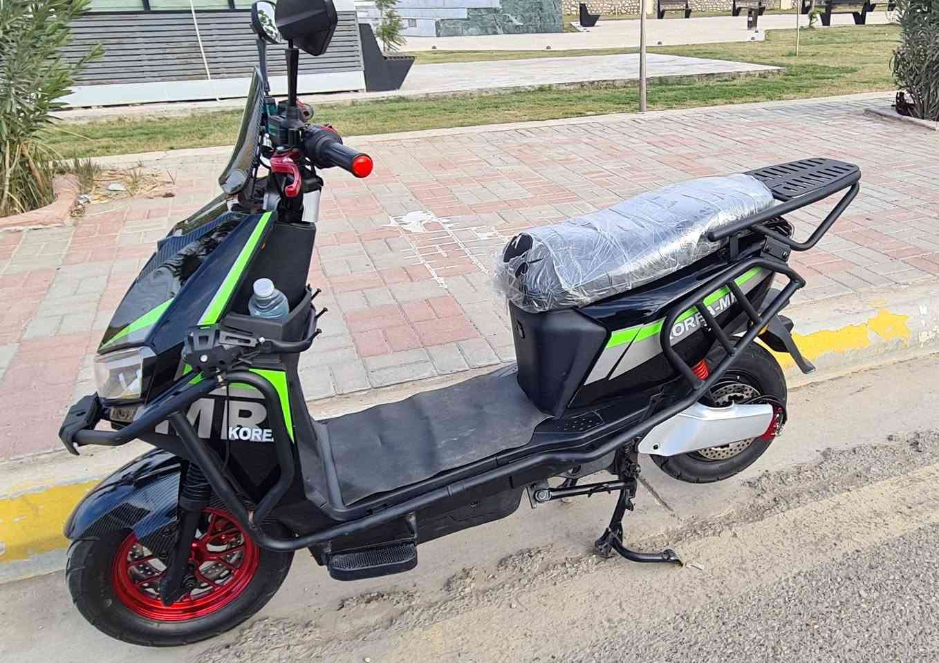 🔴 للبيع موديل 2026 استعمال شهر ونص
✅️بطاريات [46] انبير ام الختم الاصلية شرط 
✅️نضام بارك 
✅️سماعات MB3 
✅️وياها صندوك بعدة مامشدود مالتها 
✅️تشغيل بصمه +كارت +سويج 
✅️مانع سرقة وانذار وقوف تلقائي 
✅️ A.B.S مانع انزلاق اطارات 
✅️ 4 نمر قيادة 
هواي تفاصيل بيها 

*********** اتصال + واتساب 
*********** اتصال
