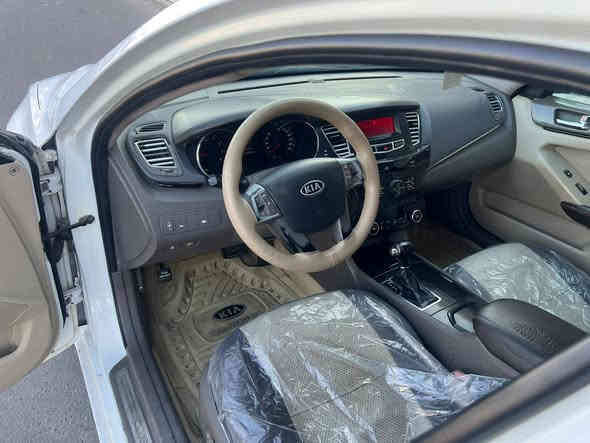 السلام عليكم كيه كادينزا موديل 2011 وارد خليجي مكفوله السياره من الضربه والتبديل بيها رشات صبغ للجماليه فقط المكينه سته سلندر السياره  فول مواصفات واحد على واحد، مكينه وكير مكفولات السياره جاهزه من حداده امامي خلفي من تخم تاير من تبريد تتفئه رقم بغداد مشروع وطني السنويه لغايه 27 السياره جاهزه من كلشي مكان السياره بواسط السعر 97 رقم التليفون *********** الرقم الثاني ***********
