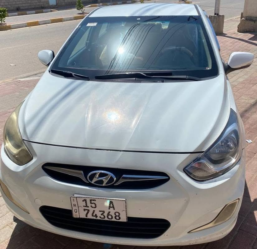 🚗 للبيع هونداي أكسنت 

✅ موديل: 2012 (خليجي)
✅ السعر: 85 ورقه

تحويل مباشر

حالة السيارة:

السقف مصبوغ بسبب أثر لاصق الفابلون فقط.

تحتوي على مكانات باردة بدون صبغ.

السيارة بحالة جيدة وجاهزة
محرك وكير خير من الله .

📞 للاستفسار والتواصل:***********
