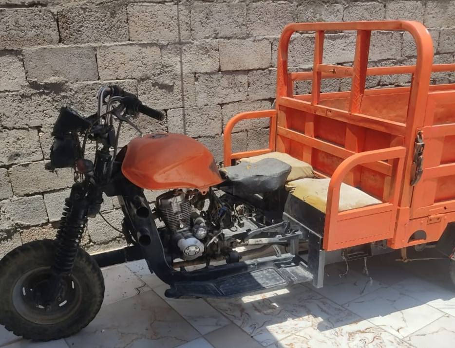 السلام عليكم ستوته همر باشى الخفيفه اوراق موديل 2014وكيله سيد خلدون شاصي مكفول محرك نضيف ***********موجوده بالعماره
