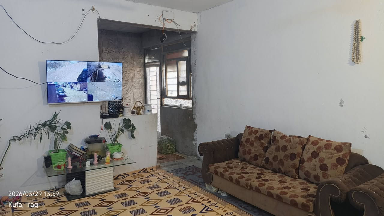 دار للبيع زراعي سند 25 اقرار محكمة المساحة 140م مربع يحتوي على غرفتين وصالة واستقبال ومطبخ حار وتخاريج  سقف عكادة  ماعدا الغرف الجوة ثنينهن سقف ساندويج وحدة من الغرف تصلح تستخدم ك مطبخ بيها ماي ومجري سنك  المكان علوة الفحل بداية  شارع معمل الموز الفرع يربط شارع معمل الموز وشارع العلوة الرئيسي  السعر 32    (***********)
