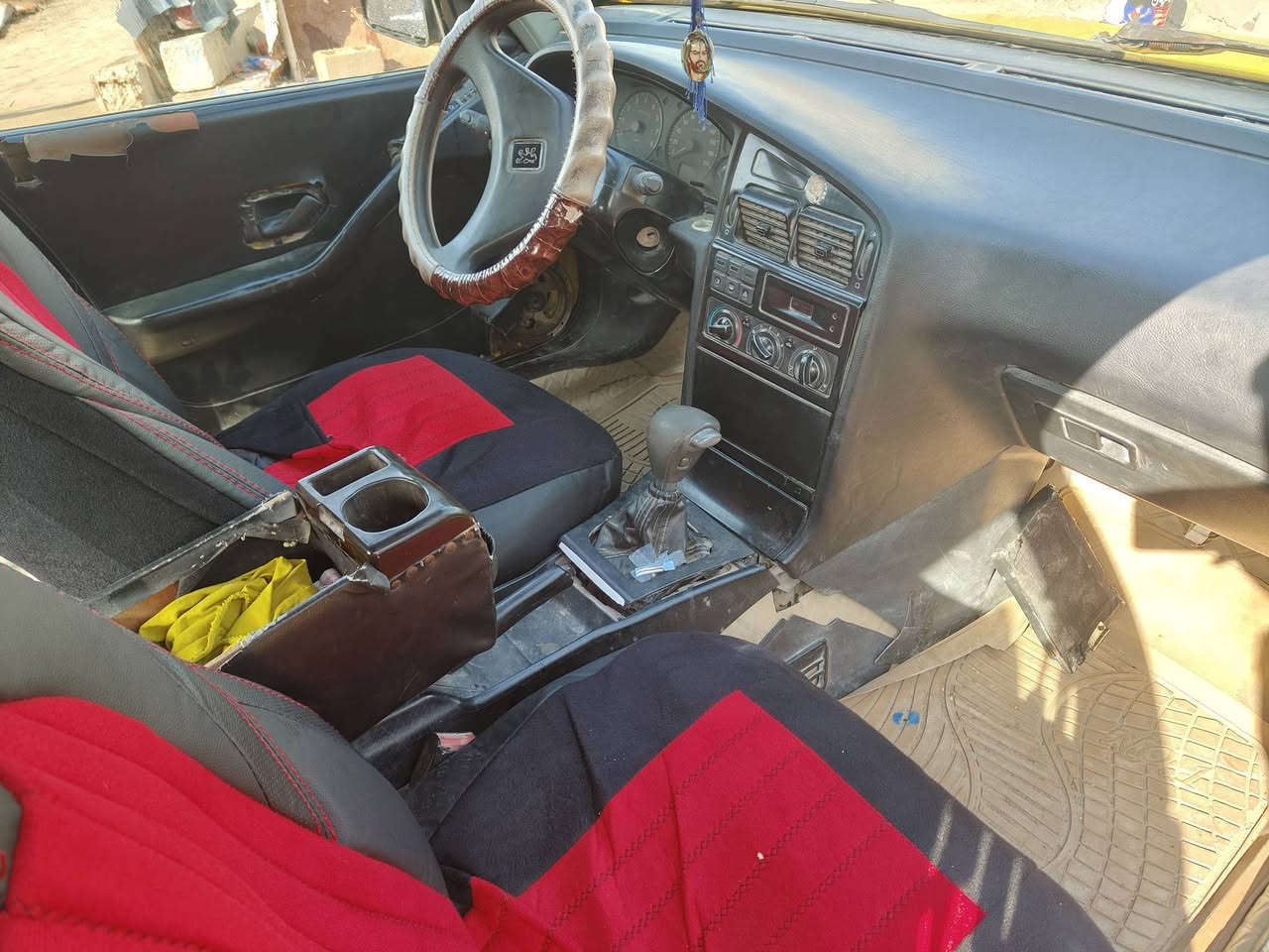 سلام عليكم
سياره بيجو روه محمور ونجي مصفره غرامات السنويه منتهيه صارله شهر مكينه صارلي شهر من شاده السعر 23بيه مجال ***********
