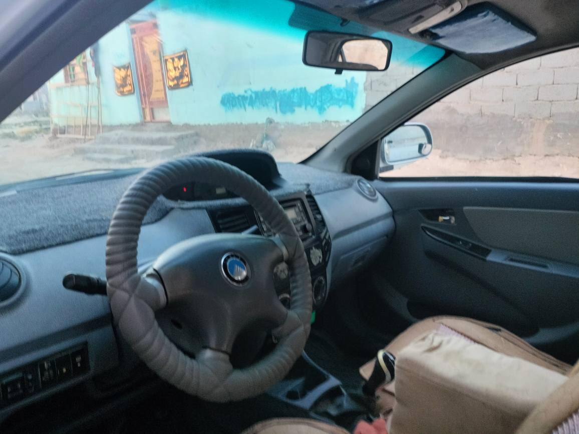 السلام عليكم سياره جيلي ام كي سياره بسمي  تحويل ثاني يوم السياره مثل ما موضح عندك بل صوره. السياره مكينته كايمه بس شغاله سياره وبيه ضربة من وره وقطعتين مبدلات باب وجاملغ تبريد شغال.  السعر 18 وبيها مجال بصيط مكان سياره نجف حي الرضوية رقم تلفون ‏‪0780 473 9401‬‏ النجف, العراق
